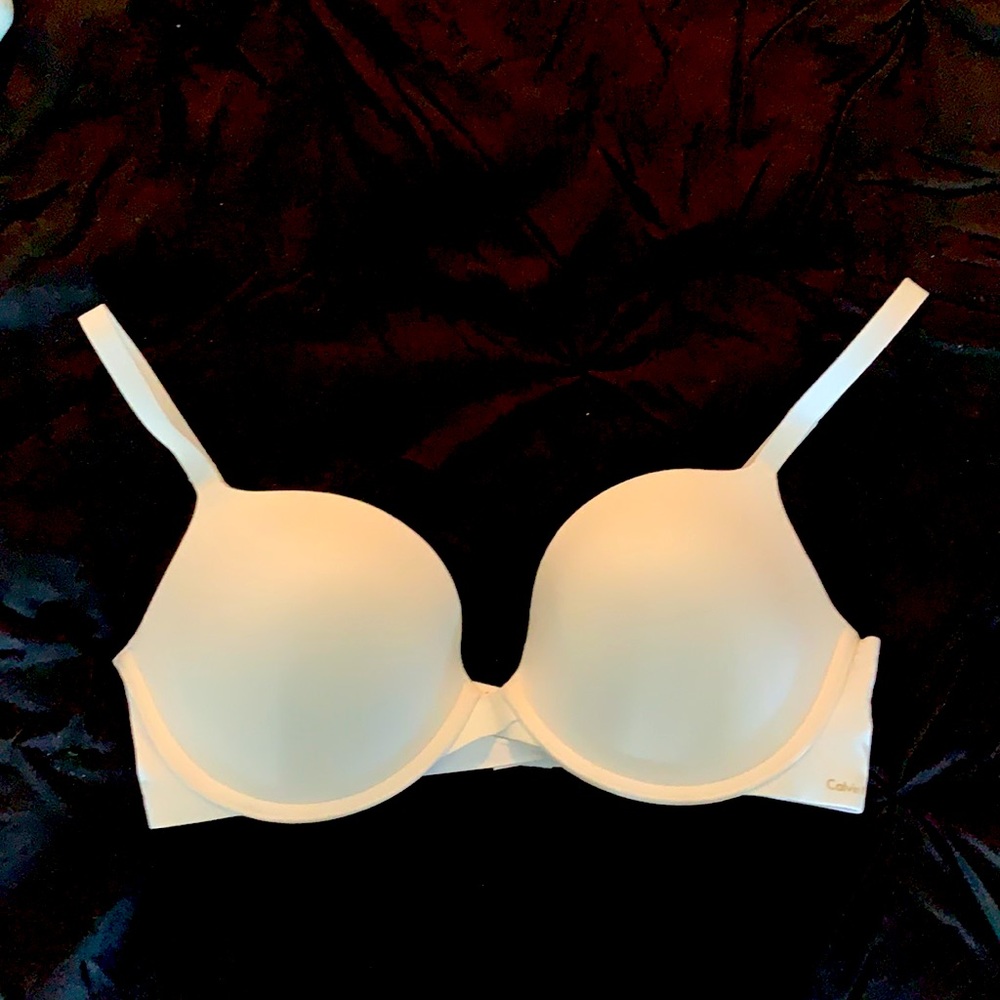 NWT Calvin Kline push up bra, white size 36 C